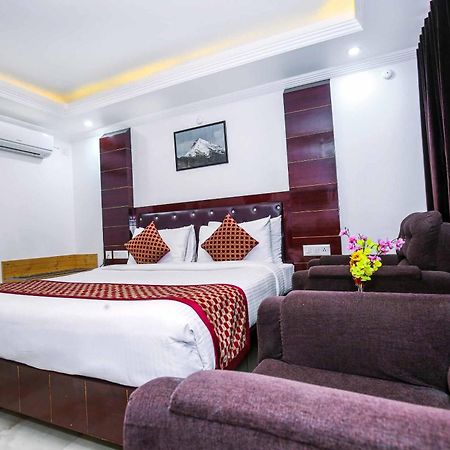 Hotel White Grand Shimla - In City Centre - A Centrally Ac Hotel Екстериор снимка