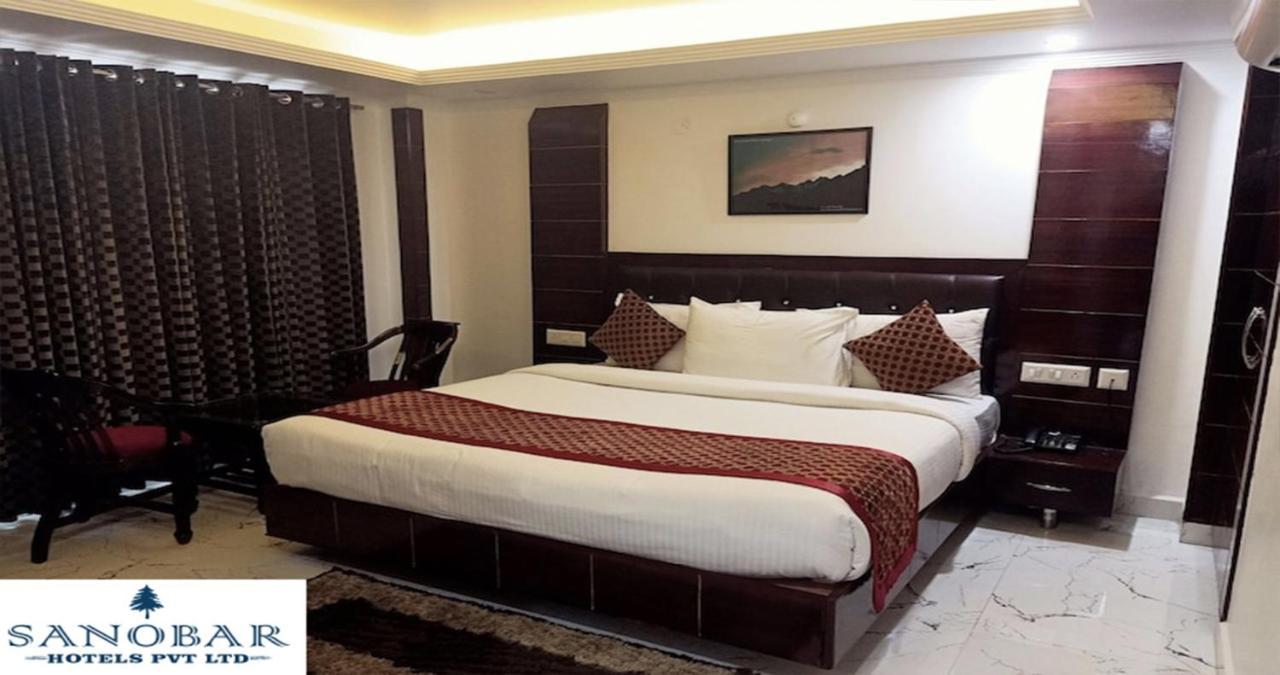 Hotel White Grand Shimla - In City Centre - A Centrally Ac Hotel Екстериор снимка