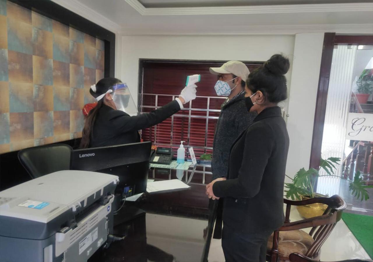 Hotel White Grand Shimla - In City Centre - A Centrally Ac Hotel Екстериор снимка