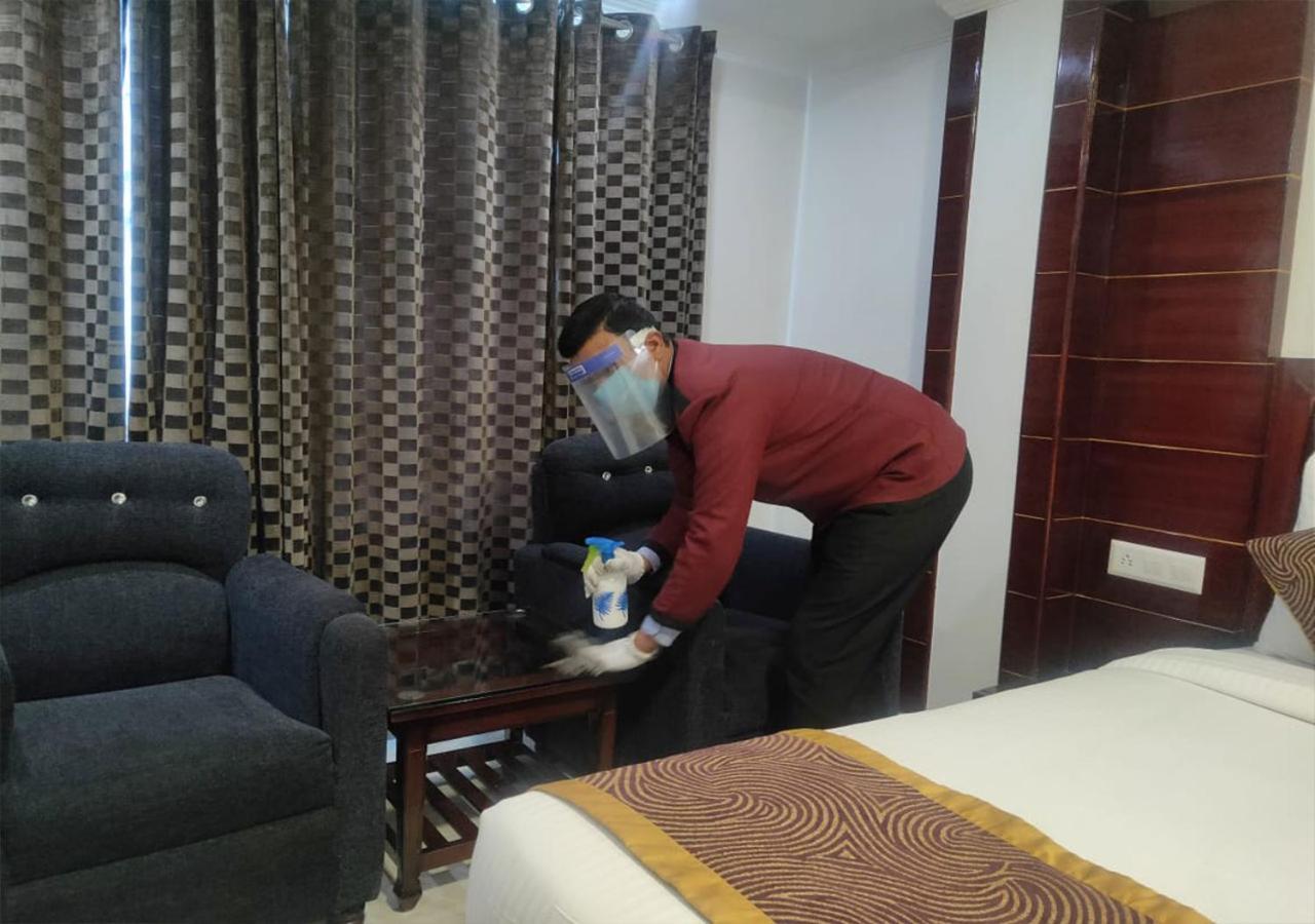 Hotel White Grand Shimla - In City Centre - A Centrally Ac Hotel Екстериор снимка